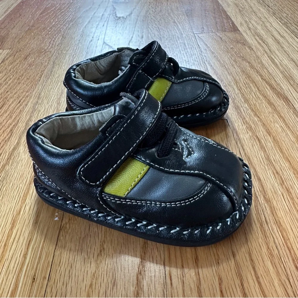 See Kai Run Leather Baby Sneakers size 3